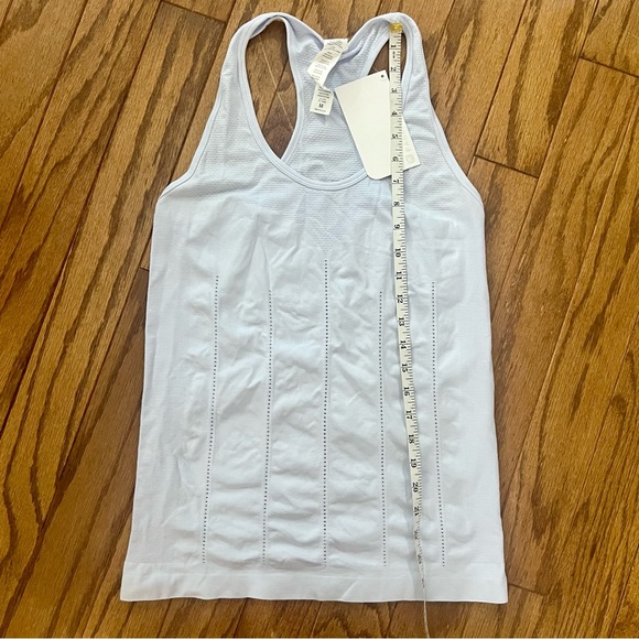 Fabletics Delta Tank - Medium (6-8) - Picture 4 of 6